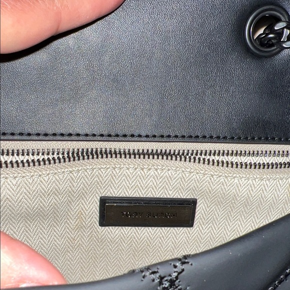 Tory Burch Black Quilted Shoulder Bag - Picture 4 of 8